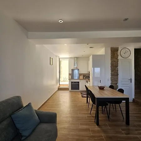 Semesterbostad Maison Fernand & Marie Claire Coti-Chiavari (Corsica)